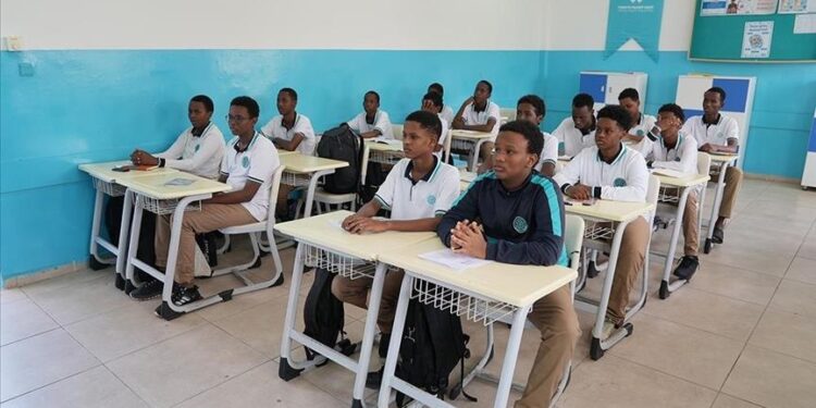 مدارس "المعارف" التركية.. بانية الكفاءات في الصومال