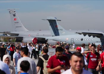 إسطنبول.. انطلاق مهرجان "تكنوفيست" للطيران والفضاء