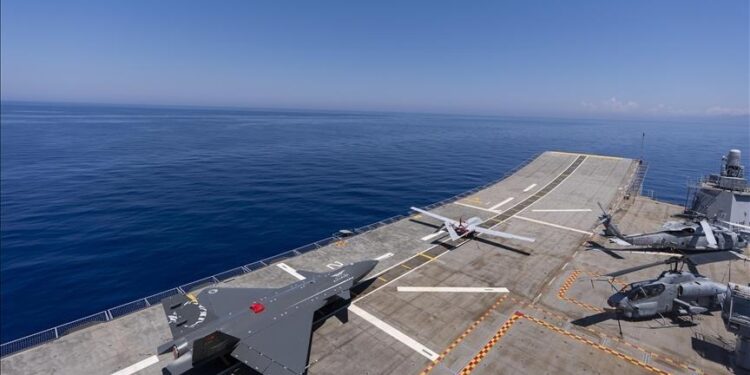 لوفيغارو: تركيا ستتخطى فرنسا بحاملات الطائرات