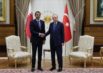 أردوغان يبحث مع أمير قطر هجوم إسرائيل على وفد "حماس" بالدوحة