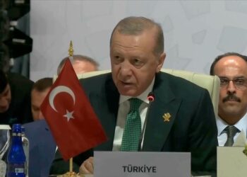 أردوغان بقمة الدوحة: يجب تكثيف جهودنا لتعزيز العقوبات على إسرائيل