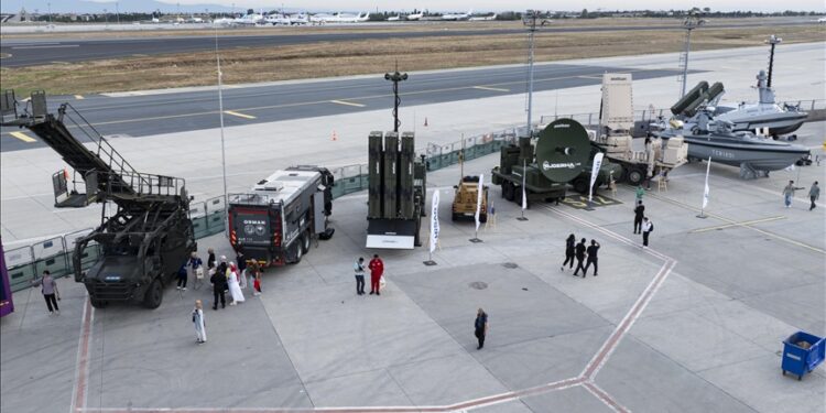 إسطنبول.. عرض معدات منظومة "القبة الفولاذية" في تكنوفيست