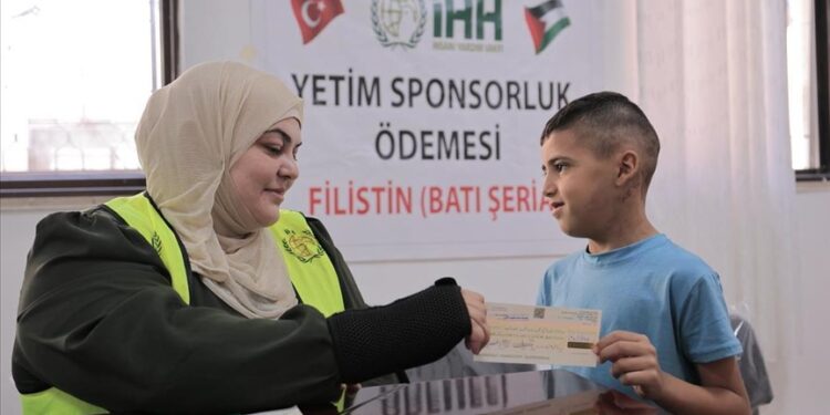 الإغاثة الإنسانية التركية تدعم أكثر من 26 ألف يتيم بفلسطين