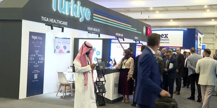 مشاركة تركيا.. انطلاق "ملتقى الصحة العالمي 2025" في الرياض