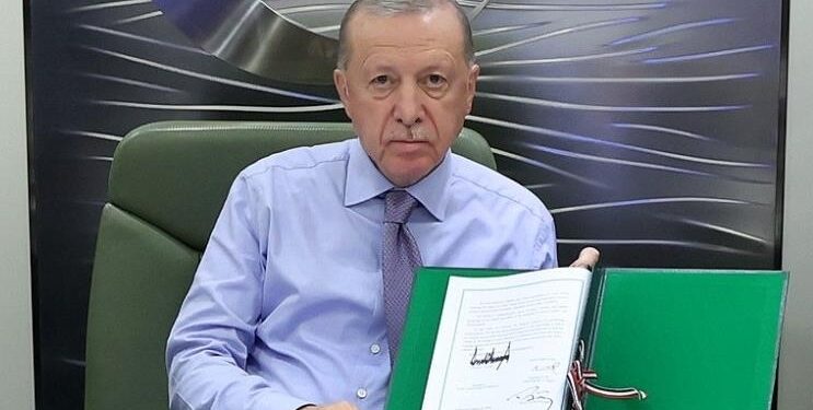 أردوغان: علينا مواصلة الوقوف بقوة أكبر مع غزة