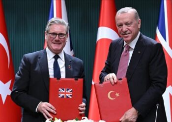 تركيا وبريطانيا توقعان اتفاقية تعاون بشأن مقاتلات "يوروفايتر تايفون"