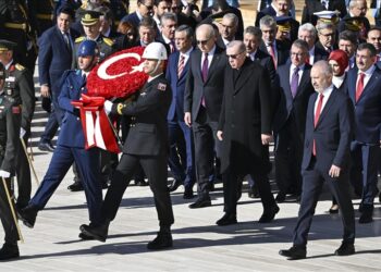 الرئيس أردوغان يشارك في الاحتفال بذكرى تأسيس الجمهورية