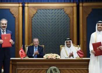 تركيا وقطر توقعان اتفاقيات في مجالات عدة