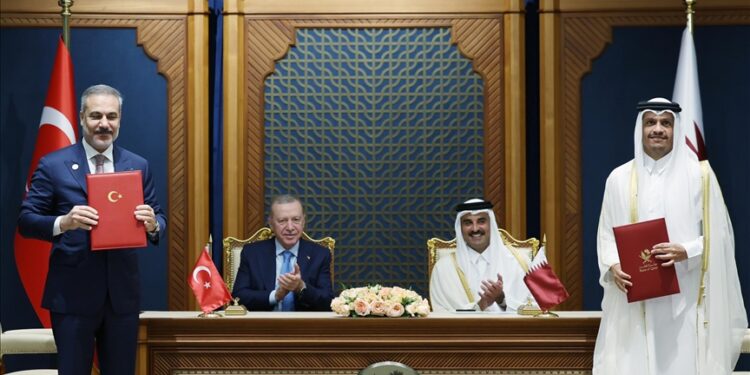 تركيا وقطر توقعان اتفاقيات في مجالات عدة