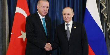 أردوغان يبحث مع بوتين العلاقات الثنائية وقضايا إقليمية وعالمية