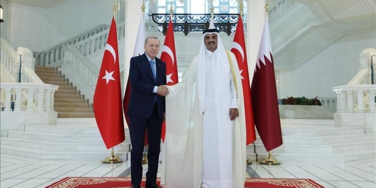 الرئيس أردوغان يلتقي أمير قطر