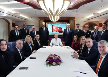 أردوغان: غزة امتحان للعالم الإسلامي وسنقف بقوة إلى جانب أشقائنا