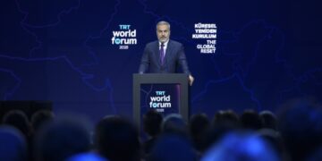 وزير الخارجية التركي يستقبل وفداً من حماس