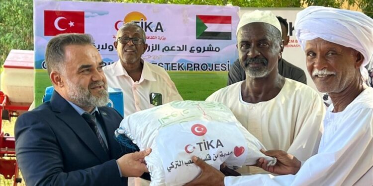 السودان.. "تيكا" التركية تقدم مساعدات زراعية لألف أسرة