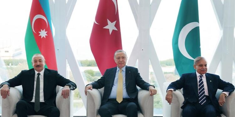 اجتماع ثلاثي يجمع أردوغان وعلييف وشريف في باكو