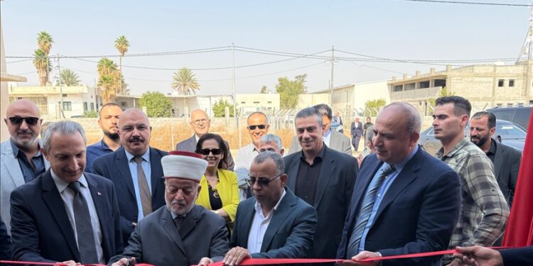 بدعم تركيا.. إعادة افتتاح ورشة إنتاج وتدريب للنجارة في الضفة الغربية