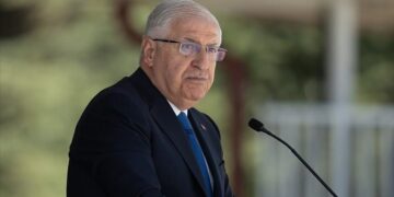 تركيا: شركة "توساش" تتولى فك تشفير الصندوقين الأسودين للطائرة المنكوبة