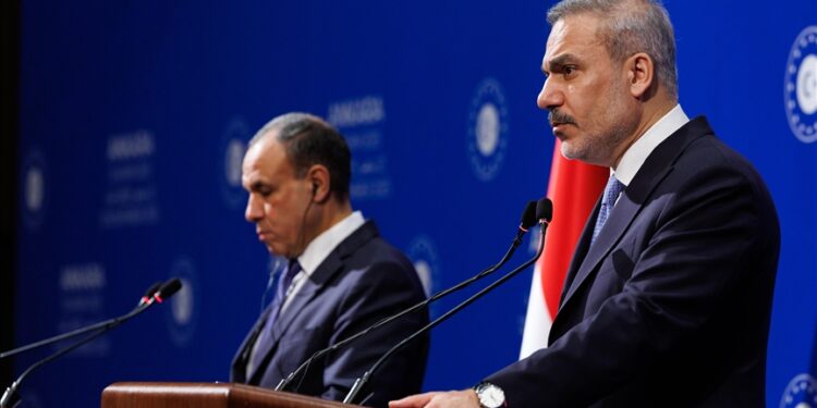 فيدان يرحب بانضمام سوريا للتحالف الدولي لمحاربة داعش