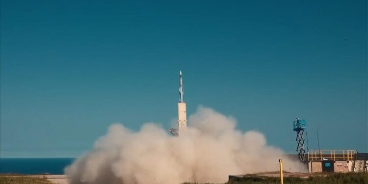 تركيا.. اختبار ناجح لإطلاق ذاتي لصاروخ الدفاع الجوي "سيبار"