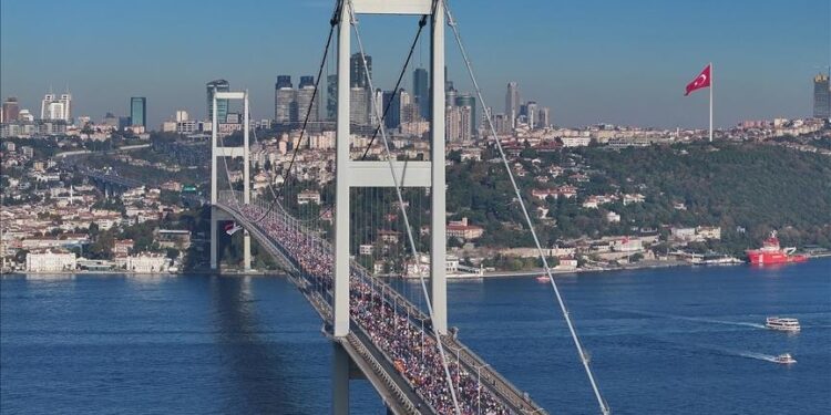 انطلاق ماراثون إسطنبول العابر للقارات بنسخته الـ 47