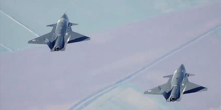 تركيا.. مسيرتا "قزل إلما" تنفذان أول طيران ذاتي متقارب عالميا