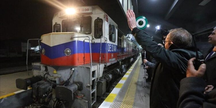 تركيا.. "قطار الشرق السريع" يفتتح موسمه السياحي الجديد