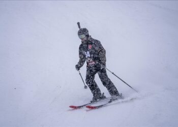 تركيا.. زخم سياحي في "بالاندوكان" مع ذروة موسم التزلج
