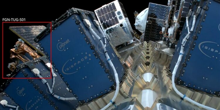 بمحرك هجين.. قمر "فرغاني" التركي يعدل مساره المداري