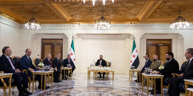 الرئيس السوري يستقبل وفدا تركيًا رفيعا في دمشق