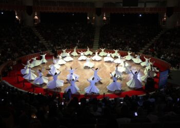 تركيا.. انطلاق مراسم إحياء الذكرى الـ 752 لوفاة "جلال الدين الرومي"