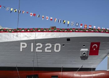 تركيا تعقد أول صفقة بيع سفينة حربية لدولة أوروبية عضو بالناتو