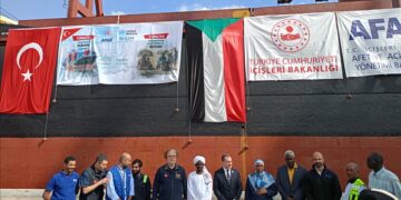 سفينة مساعدات تركية تصل السودان محمّلة بأكثر من 10 آلاف خيمة