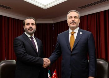 وزير خارجية تركيا يهنئ نظيره السوري بـ"عيد التحرير"