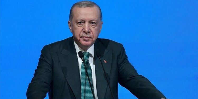 أردوغان بعد لقائه بوتين: السلام ليس بعيدًا ونتطلع لتقييم خطة ترامب