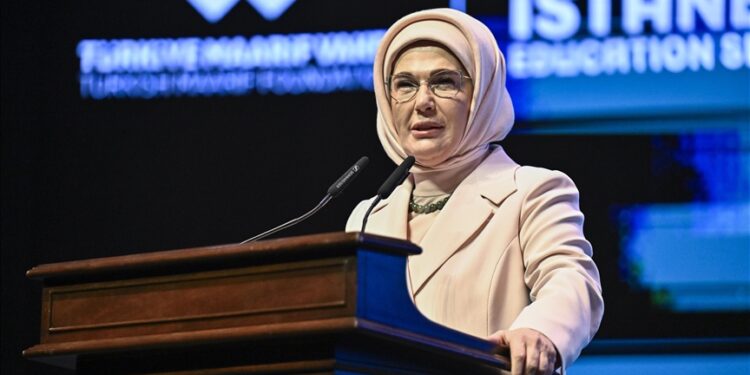أمينة أردوغان: المعرفة المفتقرة للحكمة قد تصبح أداة للشر