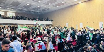 إسطنبول.. مئات السوريين يحيون ذكرى سقوط نظام الأسد وانتصار الثورة