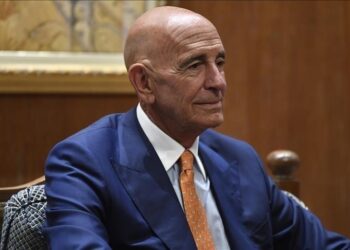 باراك يقترح إشراك تركيا في القوة الدولية بغزة