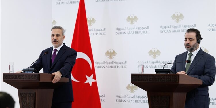 فيدان: لا نية لدى "قسد" لإحراز تقدم في محادثات الاندماج مع دمشق