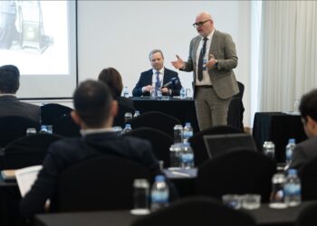 تركيا.. مؤتمر دولي يناقش سبل تطوير سوق المركبات الكهربائية