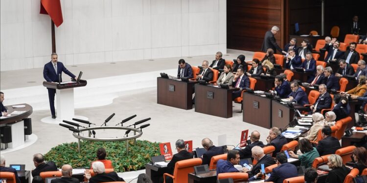 فيدان: تركيا في قلب المساعي الدولية لوقف نزيف الدم بغزة