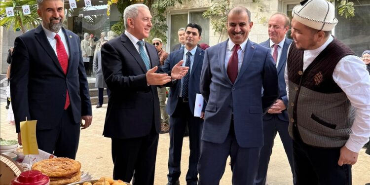 الأردن.. معهد يونس إمره يحتفل بـ"اليوم العالمي لعائلة اللغة التركية"