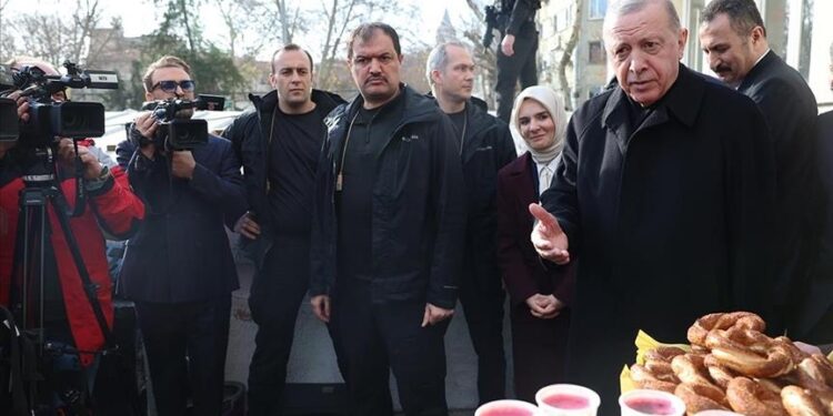 الرئيس أردوغان يهنئ الإعلاميين في "يوم الصحفيين" بتركيا