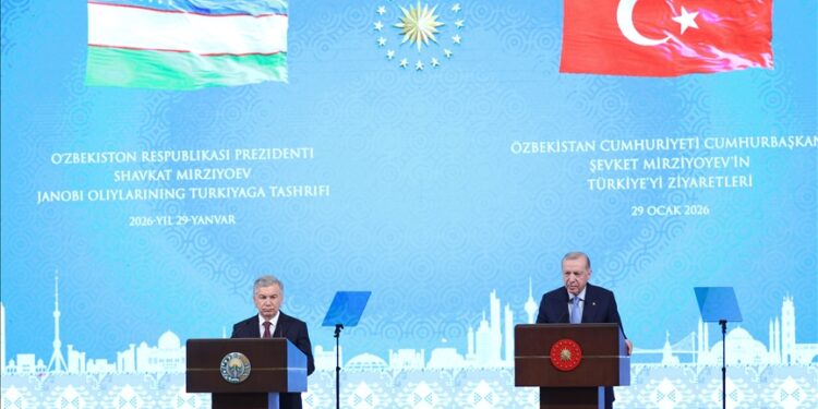 رئيس أوزبكستان: تركيا تتحول لأحد مراكز القوة الجيوسياسية الجديدة