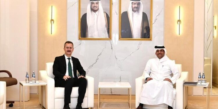 رئيس الصناعات الدفاعية التركي يعقد بالدوحة مباحثات مع وزراء 3 دول