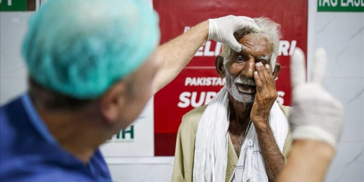 "الإغاثة الإنسانية" التركية تجري 17 ألف عملية عيون خلال 2025