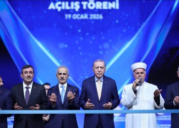 أردوغان يفتتح المدرج الثالث لمطار أسنبوغا بأنقرة