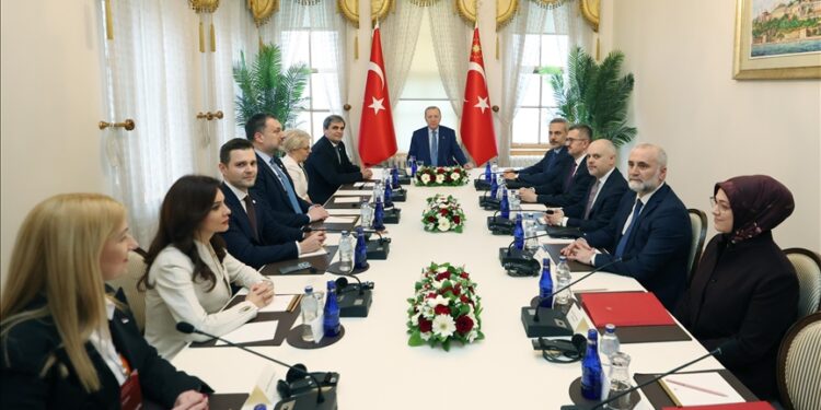 الرئيس أردوغان يستقبل ممثلي منصة السلام في البلقان