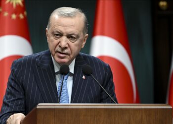 الرئيس أردوغان يهنئ العالم الإسلامي بمناسبة ليلة الإسراء والمعراج