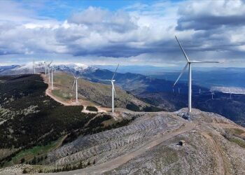 تركيا تسجل رقما قياسيا في الإنتاج اليومي للكهرباء من الرياح