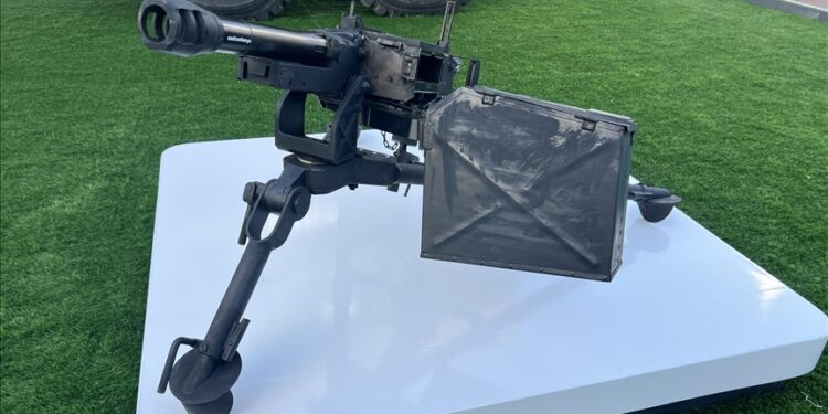 "أسيلسان" تعرض قاذفها الآلي لأول مرة خارج تركيا